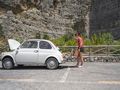 auto na parkingu