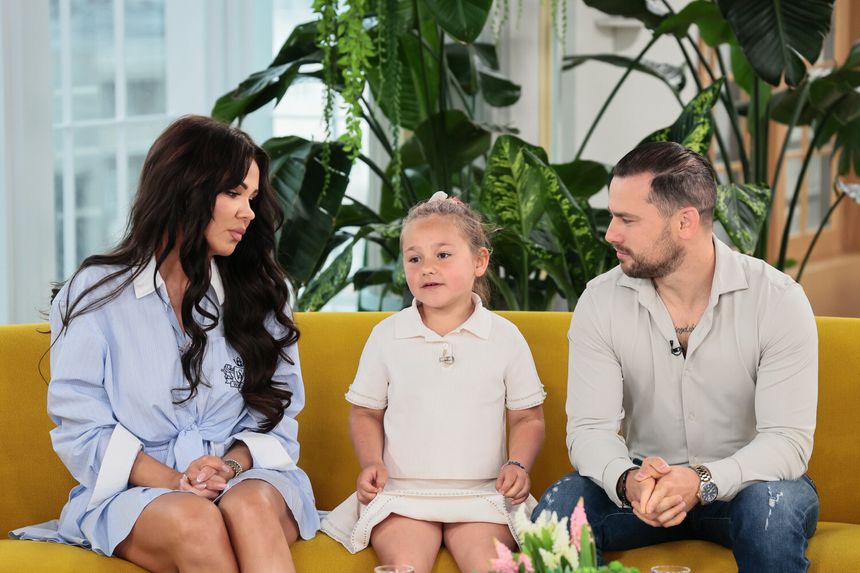 Sylwia Bomba z córką, Tosią i Grzegorz Collins