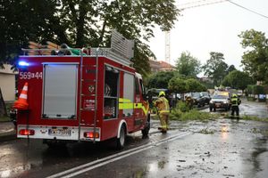 Straż pożarna w czasie burzy