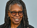 Uśmiechnięta Whoopi Goldberg w okularach