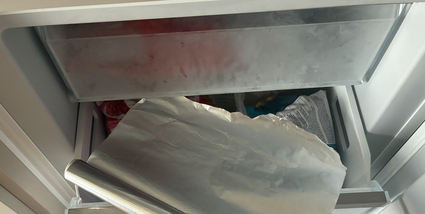Folia aluminiowa w zamrażarce
