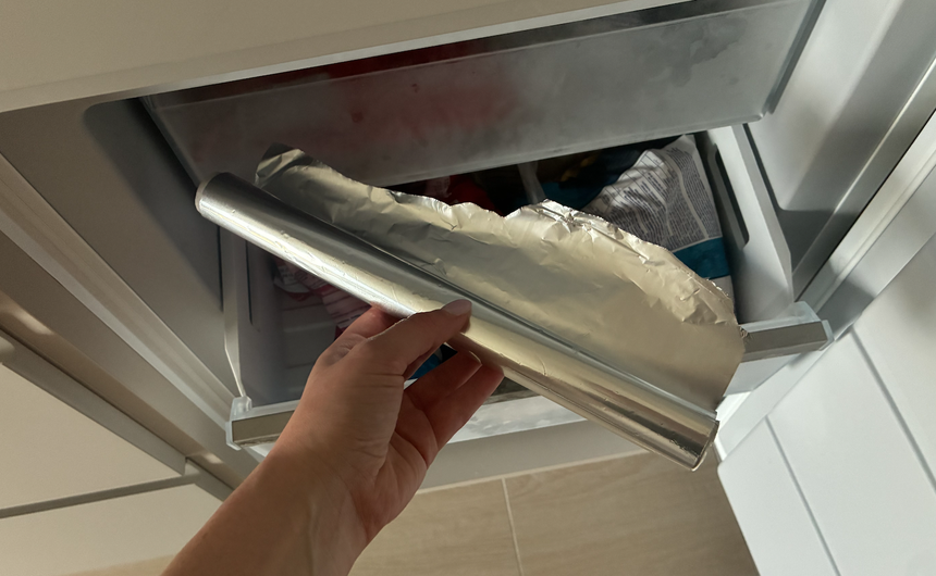 Folia aluminiowa w zamrażarce
