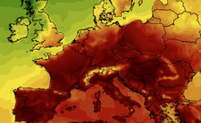 Temperatura mierzona na wysokości 2 m nad powierzchnią gruntu w piątek (14.08) według modelu GFS