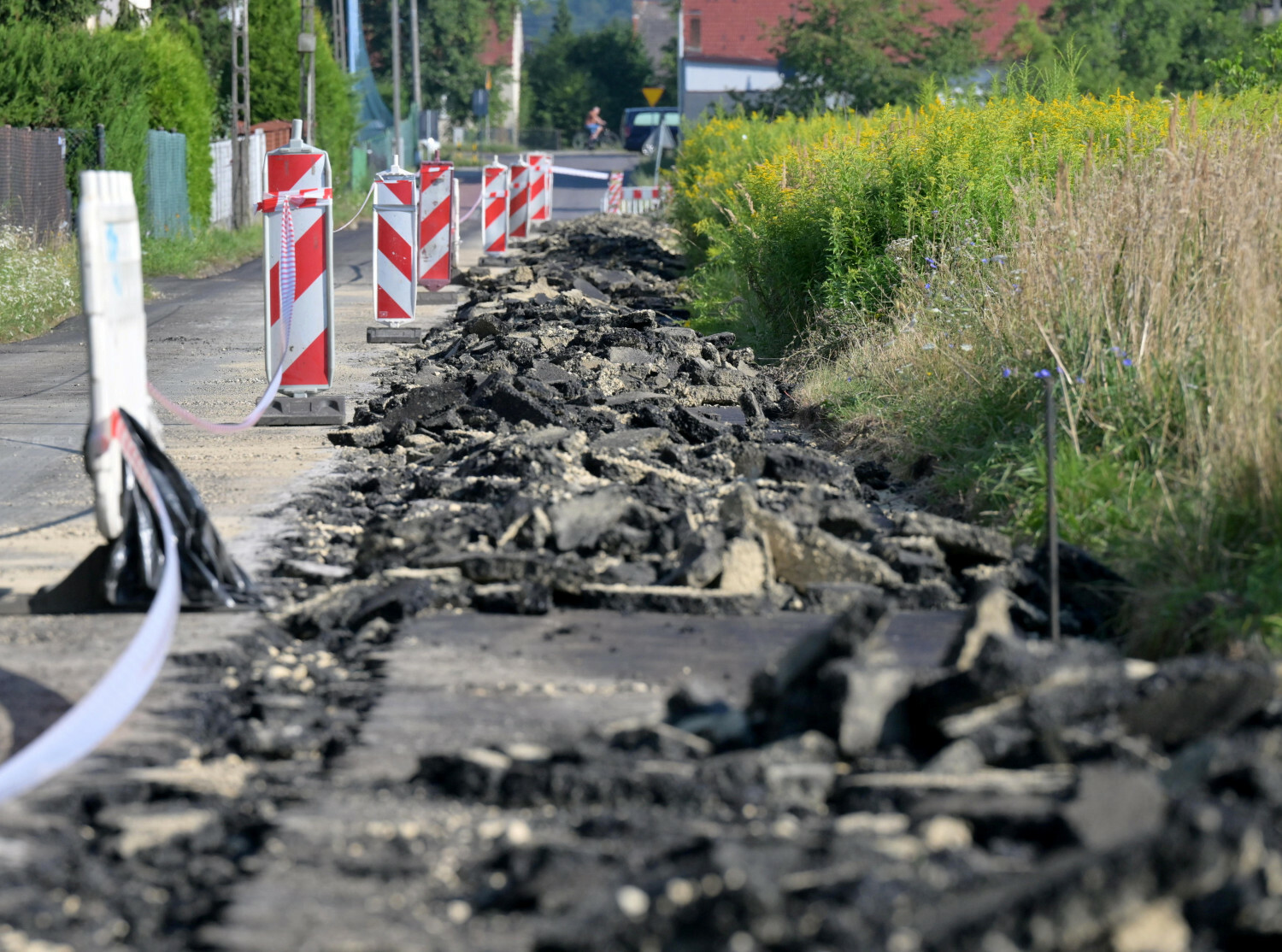 Jest decyzja o areszcie dla rolnika, który zaorał asfalt. Straty sięgają 400 tys. zł