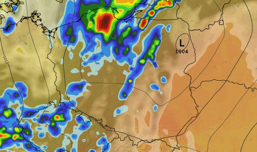 Chwilowe natężenie opadu, zachmurzenie, temperatura i ciśnienie 18.08 (ECMWF)