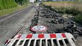Rolnik zaorał świeży asfalt w Gliwicach