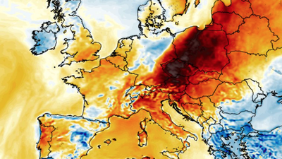 Anomalia temperatury mierzona na wysokości 2 m nad powierzchnią gruntu 16.08 (ECMWF)
