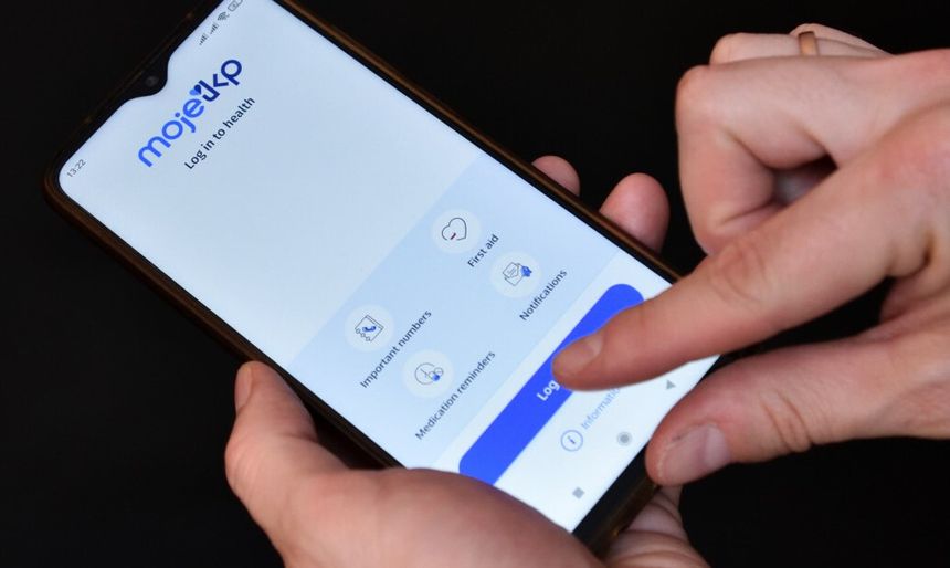 Smartfon z aplikacją 