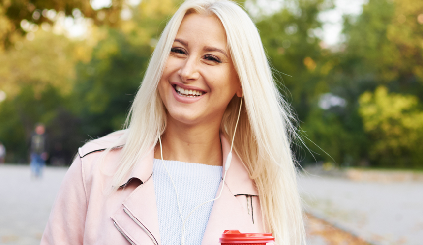 Uśmiechnięta blondynka