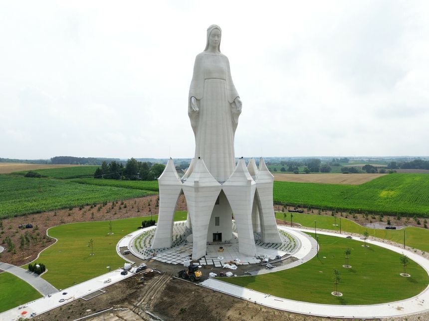 Pomnik Matki Boskiej w Konotopiu 