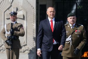 Karol Nawrocki, Wiesław Kukuła