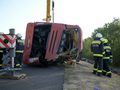 Służby na miejscu wypadku autokaru na Węgrzech