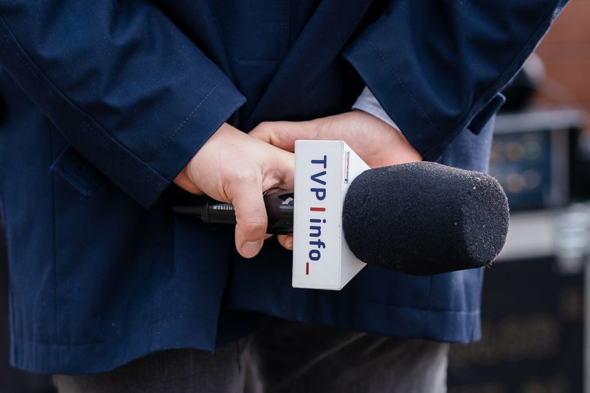Jaki scenariusz czeka TVP, jeśli po wyborach w 2027 roku władzę przejmie prawicowa koalicja?