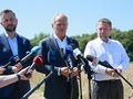 Ppremier z szefami MON i MSWiA w miejscowości Tarnawa Kolonia gdzie upadła rosyjska rakieta