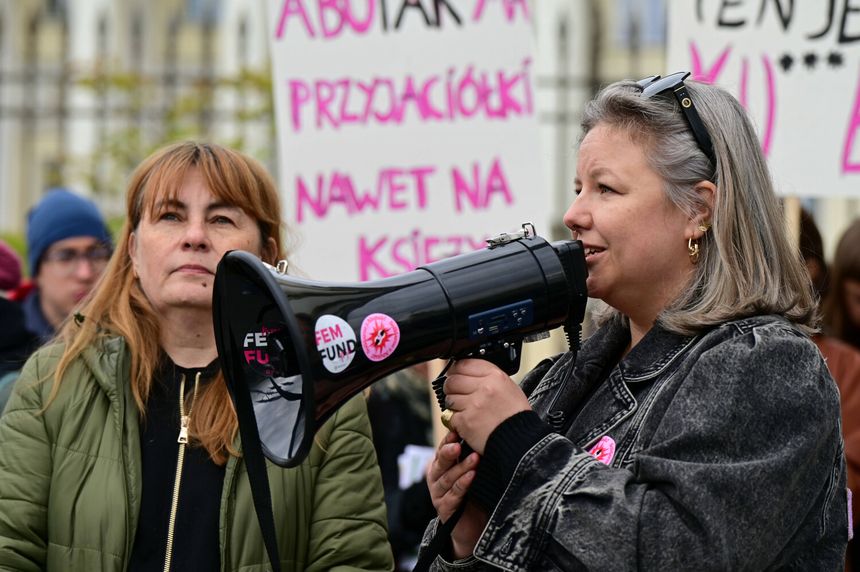 Natalia Broniarczyk (z prawej) podczas demonstracji