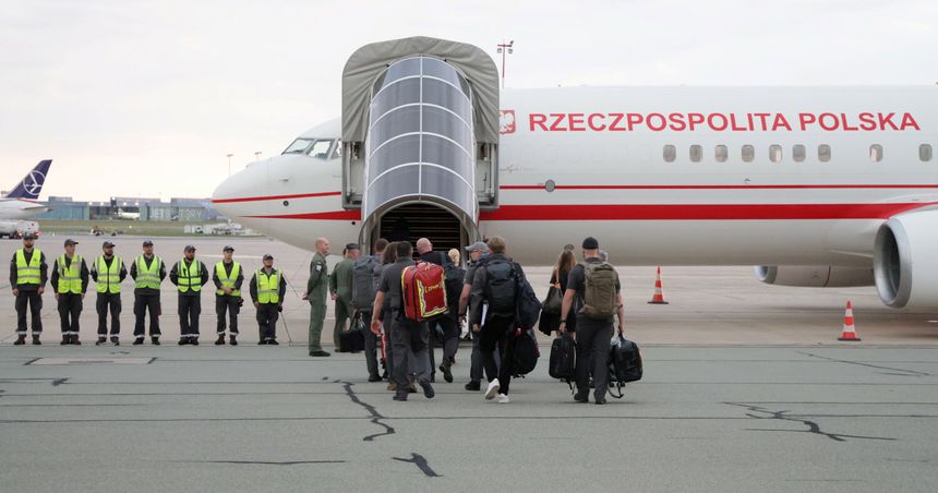 Delegacja poleciała spotkać się z rannymi