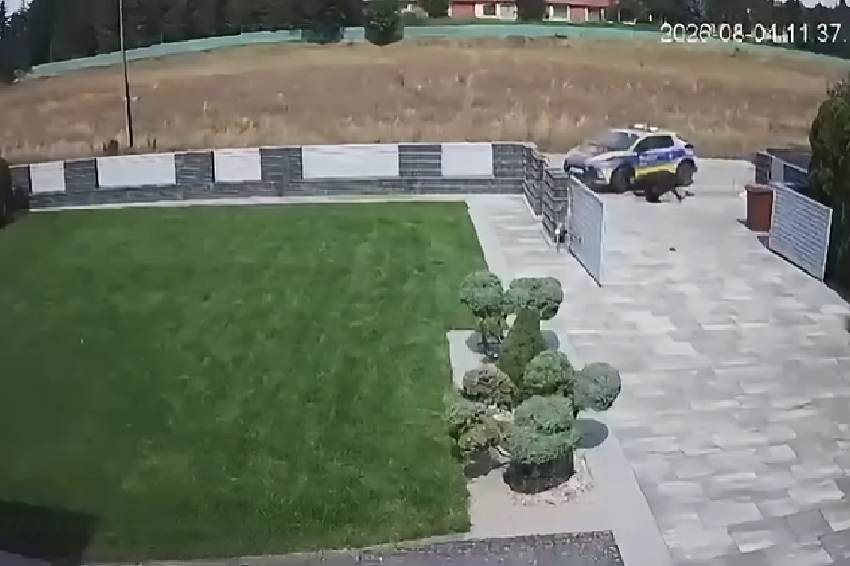 Policja zajechała drogę 12-latkowi. Doszło do zderzenia. Do sieci trafiło nagranie