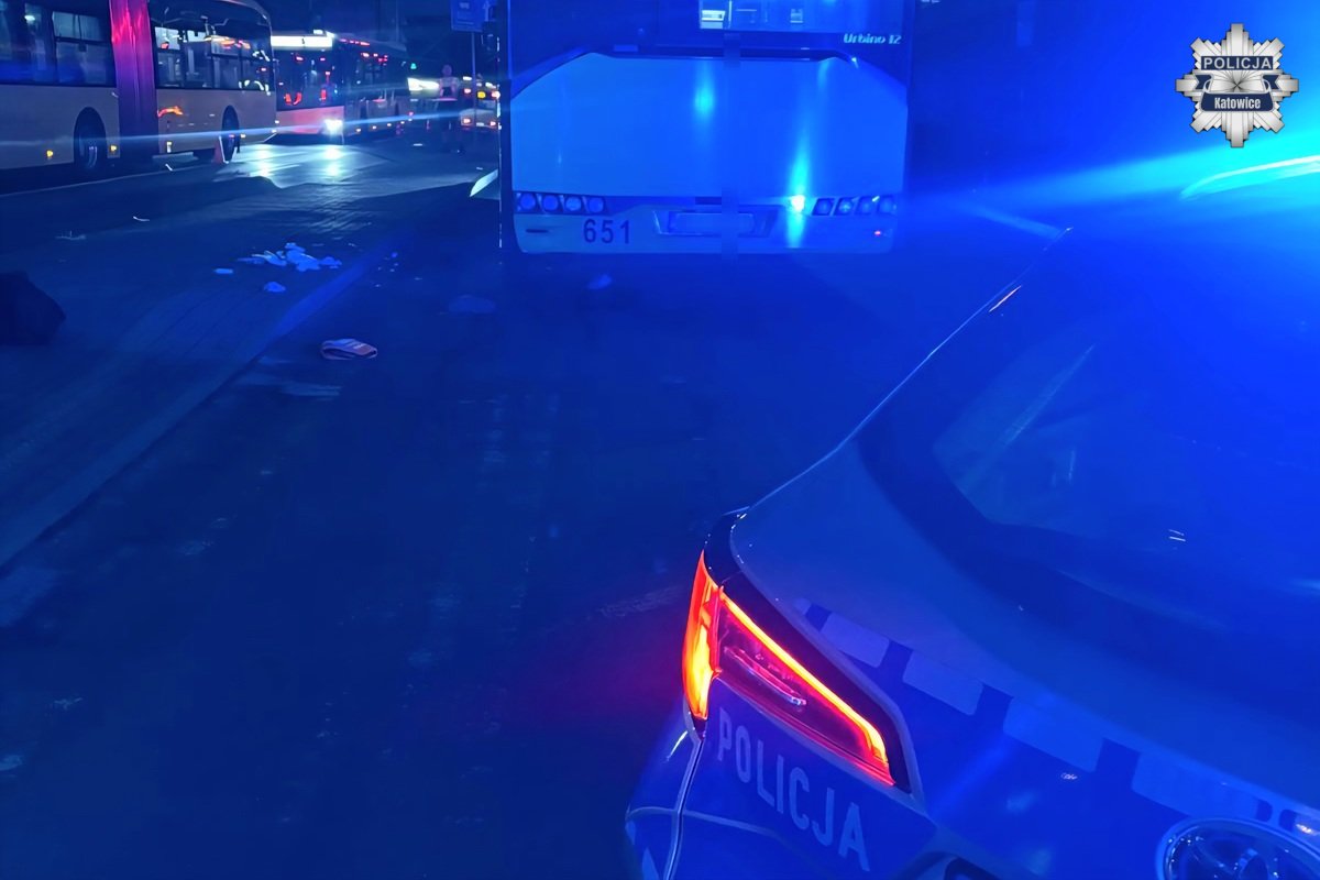 Tragiczny wypadek w Katowicach. Nie żyje pieszy potrącony przez autobus