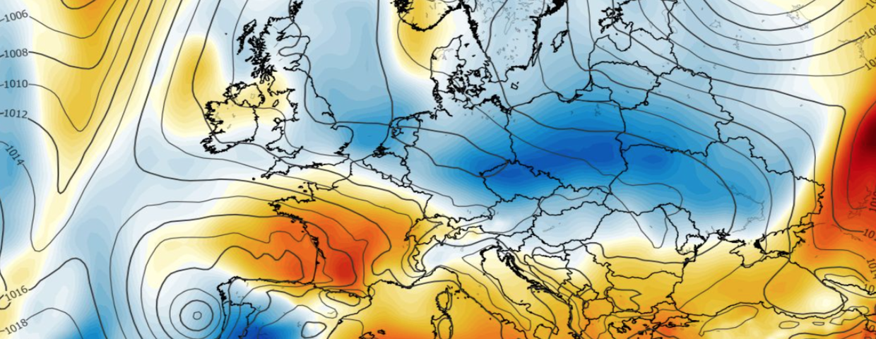 Anomalia temperatury na poziomie ciśnienia 850 hPa 24.08 (ECMWF)
