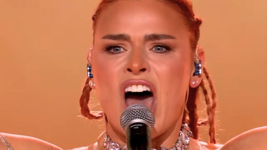 Natasza Urbańska na festiwalu w Sopocie 