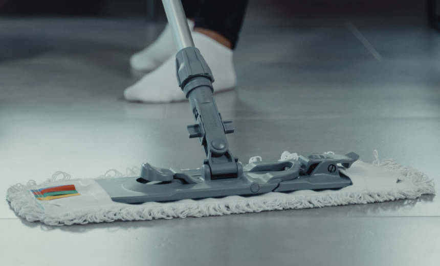 Myć podłogę, mop
