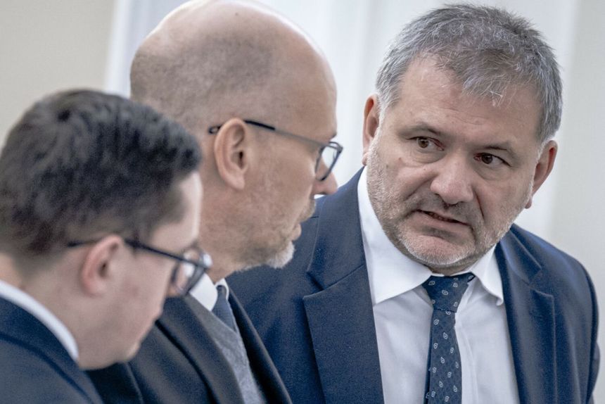 Min. Waldemar Żurek na posiedzeniu rządu z ministrami Maciejem Berkiem i Miłoszem Motyką