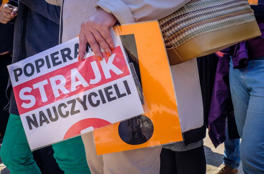 Wiece poparcia dla nauczycieli