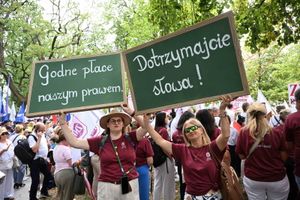Manifestacja nauczycieli: „Politycy do tablicy”