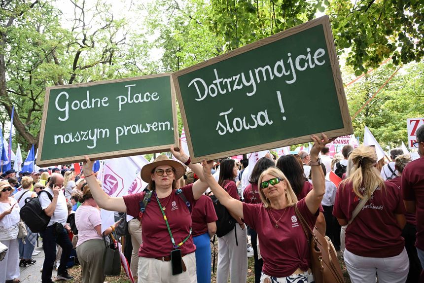 Manifestacja nauczycieli: „Politycy do tablicy”