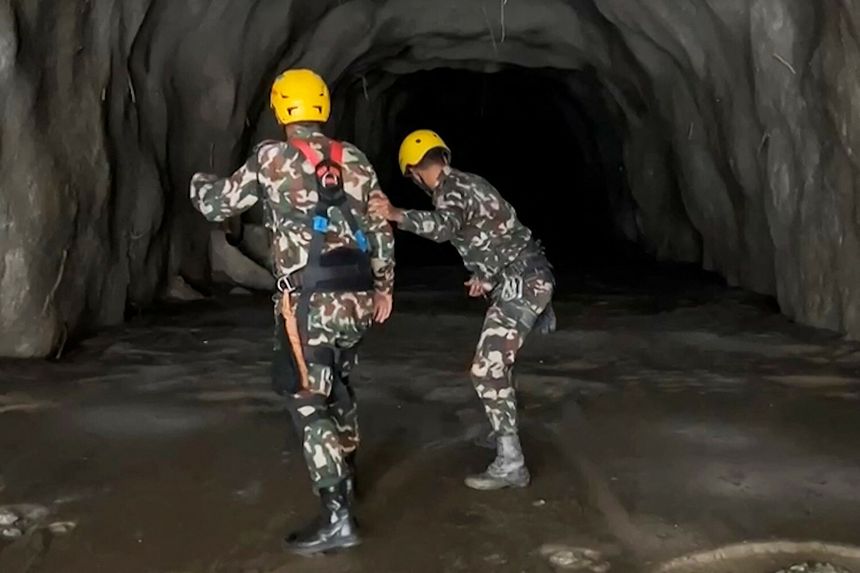 Nepal, akcja ratunkowa w tunelu
