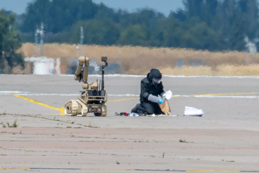 Uzbrojony dron na lotnisku w Lipsku