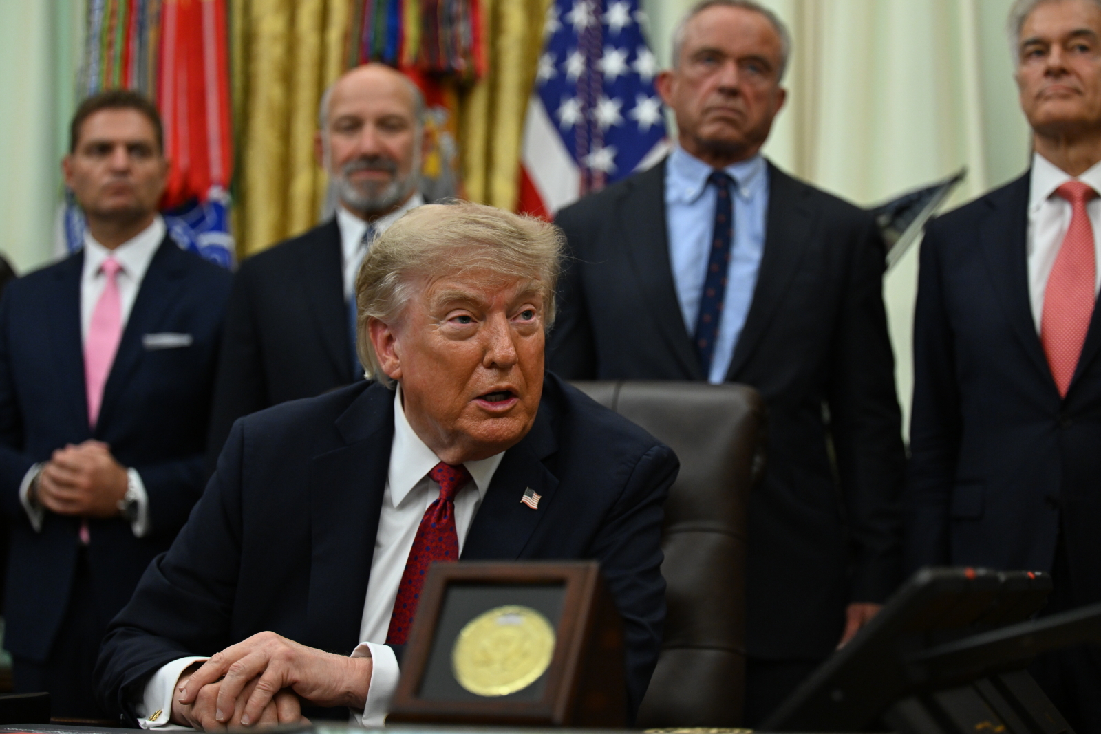 Ruszyła sprzedaż monet z podobizną Trumpa. Amerykanie stanęli w kolejce