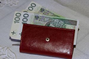ruszają wypłaty czternastek