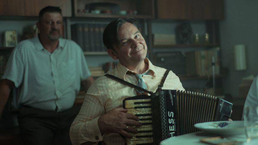Mniej obcy - kadr z filmu Netflix