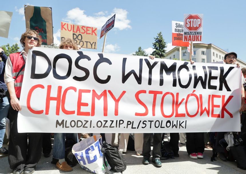 Protest środowisk naukowych przed Sejmem w maju 2026