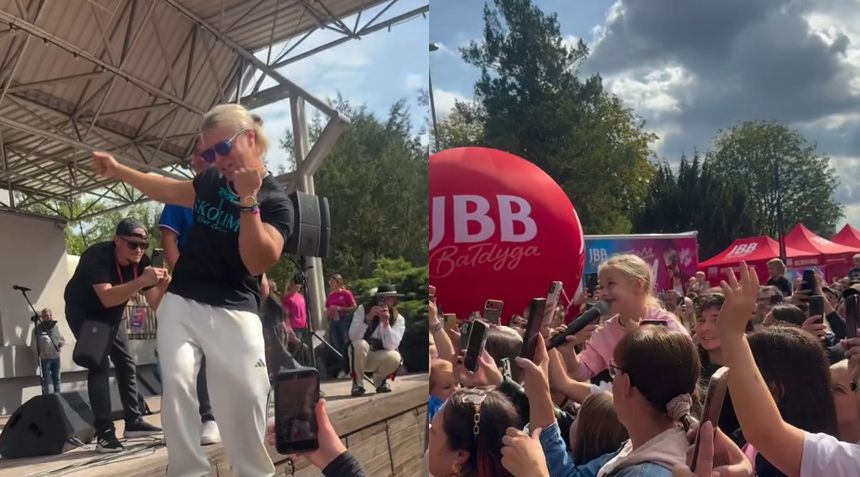 Na zdjęciu występ Skolima na scenie. Uczestnicy koncertu nagrywają ją telefonami.