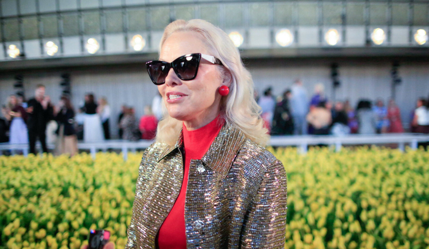 Pamela Anderson w okularach przeciwsłonecznych
