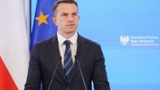 Adam Szłapka podczas konferencji
