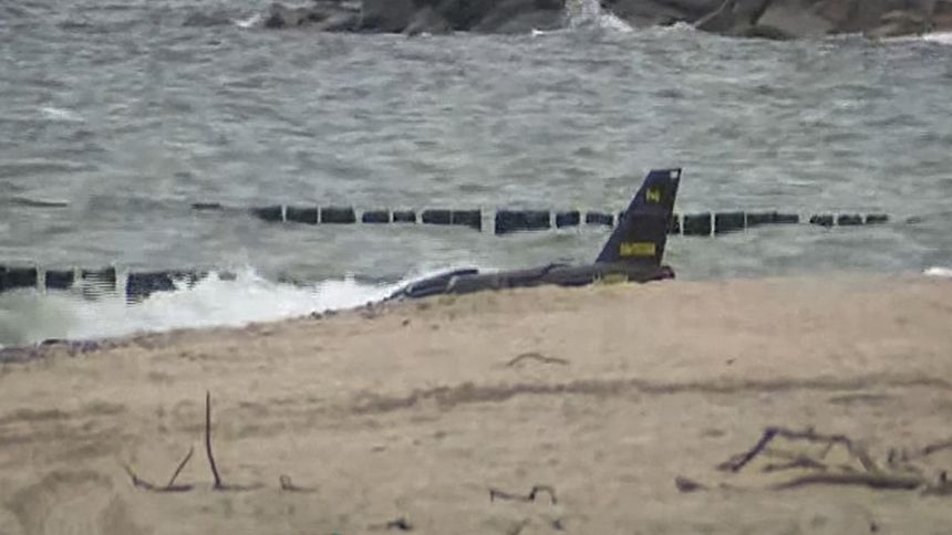 Rosyjski dron wojskowy wyłowiony z Morza Bałtyckiego w pobliżu wsi Rusinowo (zrzut ekranu z materiału wideo TVN)