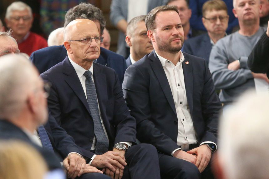Żuk i Komorski