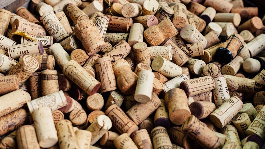 Korki, wino
