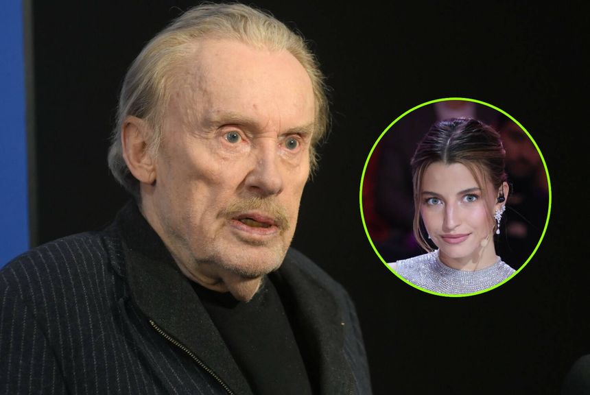 Na zdjęciu Daniel Olbrychski, zwrócony w kierunku kamery, obok Julia Wieniawa.