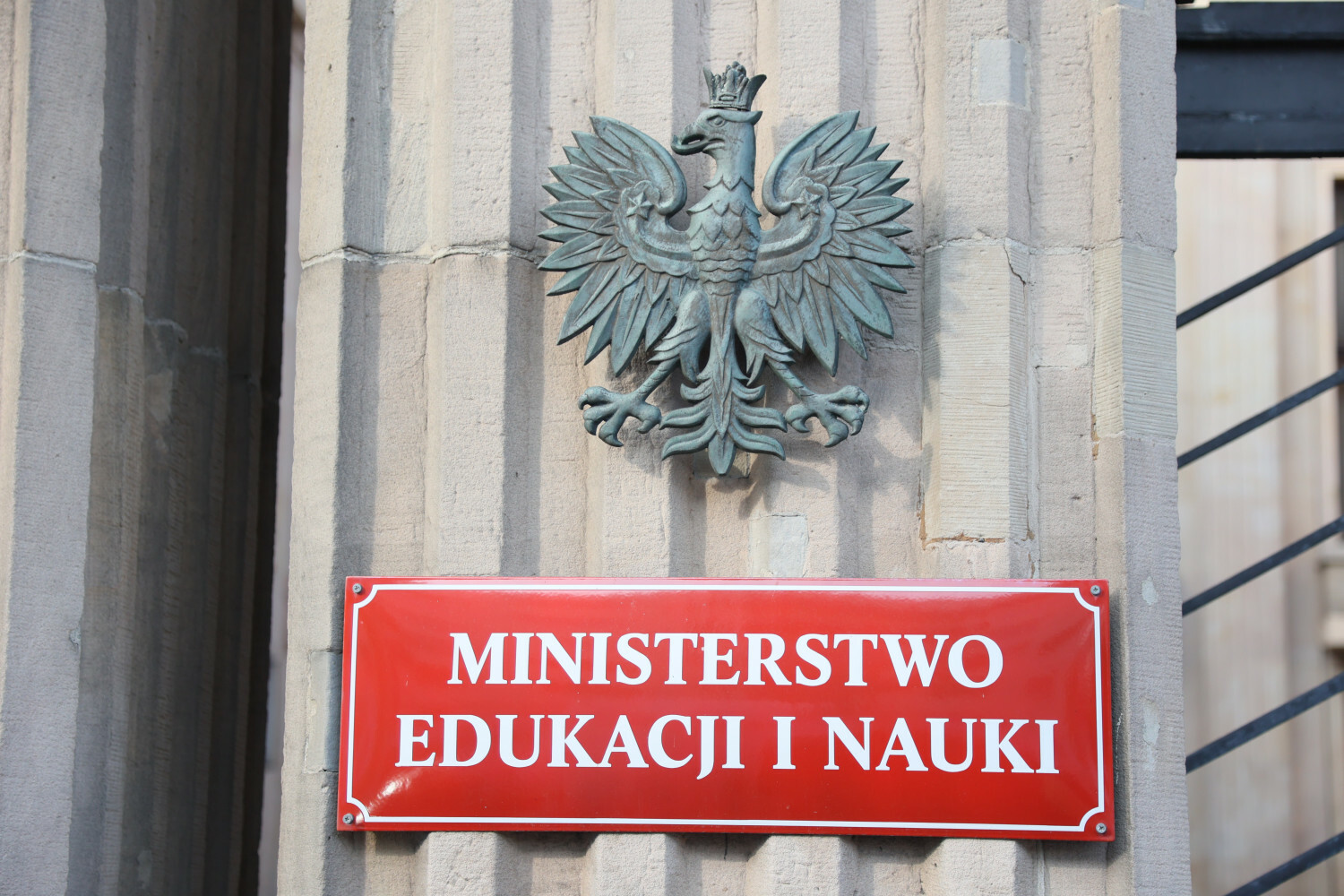 Trzy osoby zatrzymane ws. programu „Willa plus”. Chodzi o łącznie ponad 4 mln zł