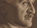 Portret mężczyzny w sepia, z wyraźnie zarysowanym profilem.