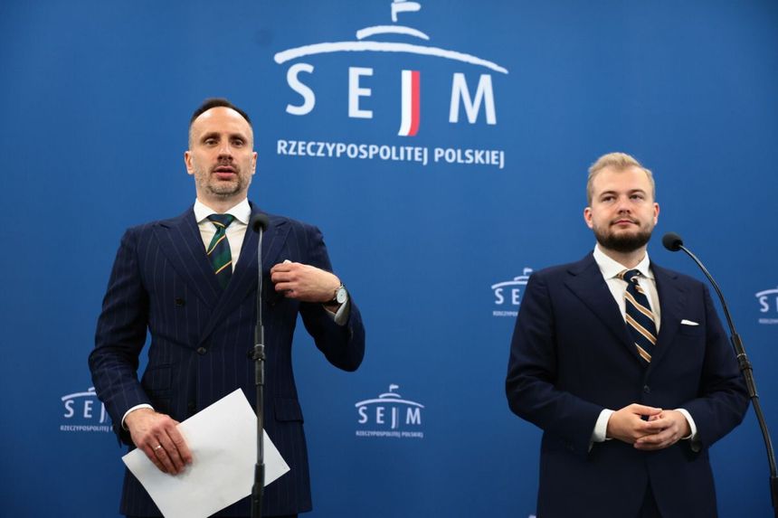 Posłowie Janusz Kowalski i Michał Moskal