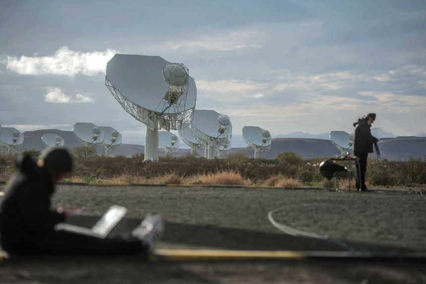 Astronomowie zarejestrowali sygnał radiowy pochodzący z Beta Pictoris b – planety znajdującej się około 64 lata świetlne od Ziemi.