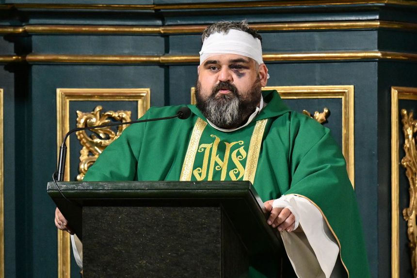 ksiądz Adrian ranny w ataku w Jarosławiu