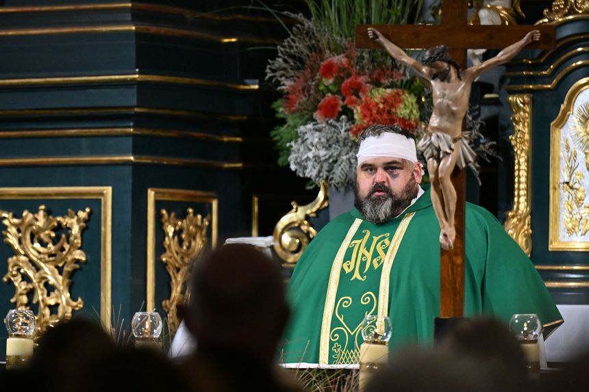 ksiądz Adrian