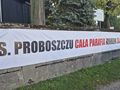 Baner z napisem: 