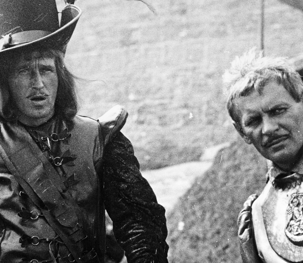 Kadr z filmu Pan Wołodyjowski w reżyserii Jerzego Hoffmana - Jan Nowicki, Tadeusz Łomnicki.